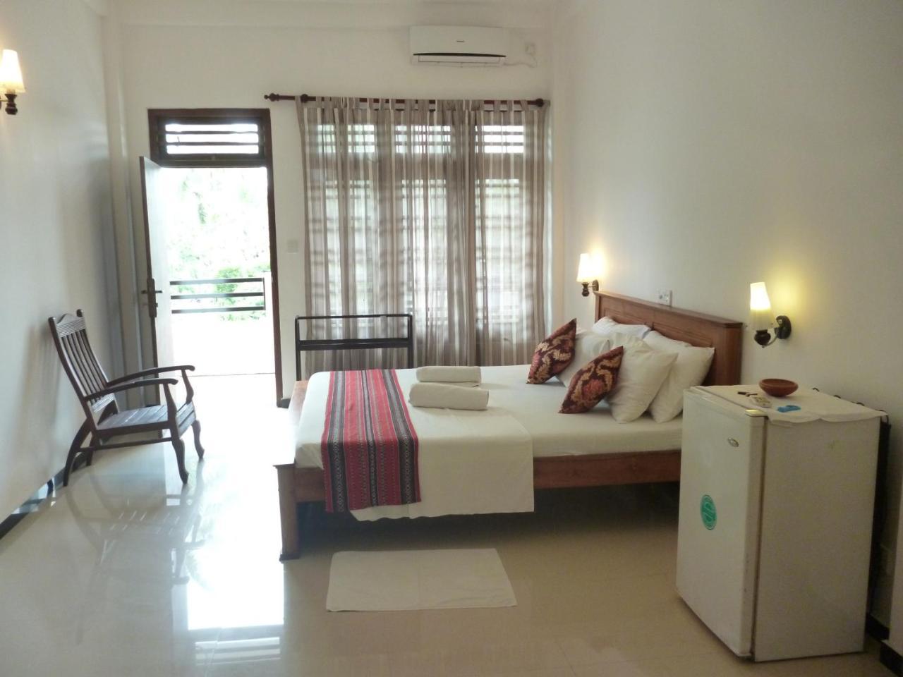 Hotel Ocean View Cottage Hikkaduwa Exterior foto